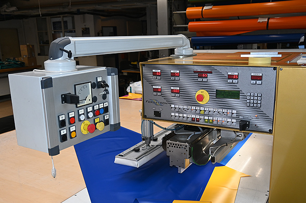 Handarbeitsplätze mit Materialbereitstellung